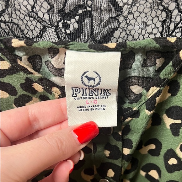 PINK Victoria's Secret Green Leopard Sleeveless Romper, Large, Lace - Picture 2 of 4